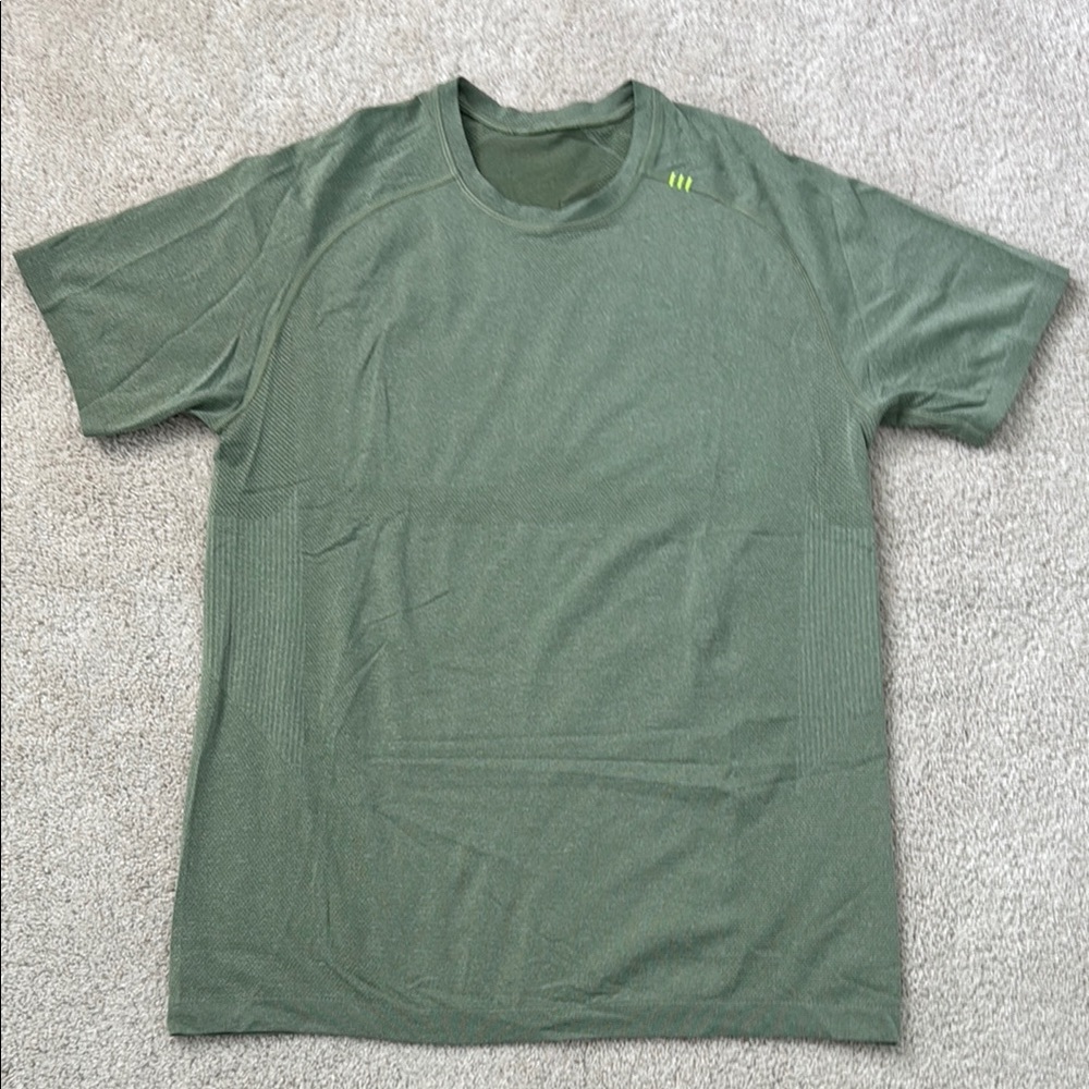 Lululemon Men's Metal Vent Tech Gym Workout Short Sleeve Top